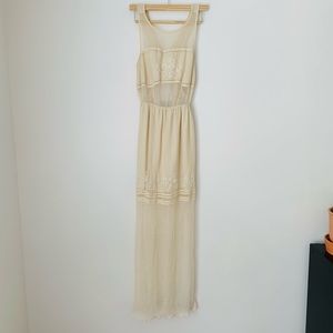 Kimchi Blue - Small lace maxi dress